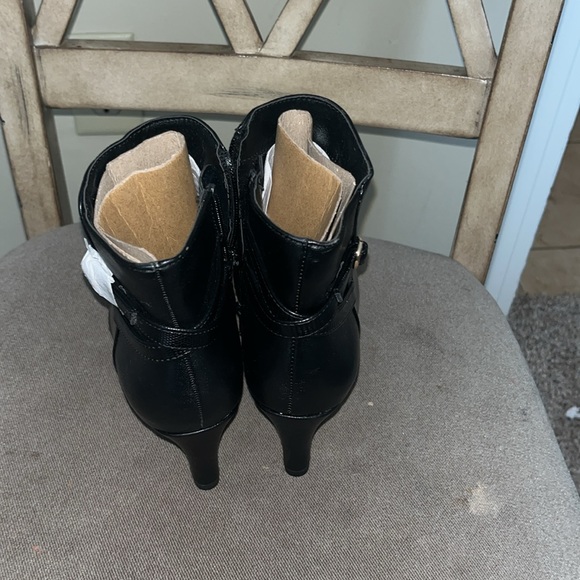 Lifestride guild bootie new. Size 5.5 m - Picture 3 of 4